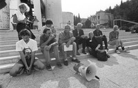 Con Dino e don Tonino (e Vik Utopia) sogniAmo una Pasqua di liberazione da guerre e oppressioni